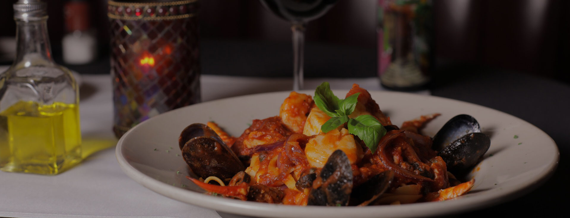 Lomontes Italian Restaurant and Bar in Katy, TX